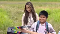 Karina Icha Syuting Film Horor Terbaru, Puji Bakat Akting Bintang Cilik Rasya Anton Timbang