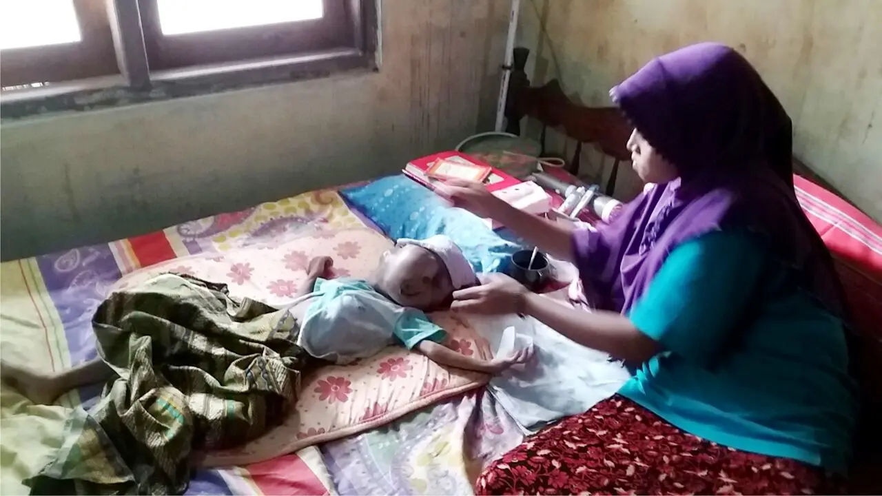 Tangis Lirih Bocah Yatim Pengidap Kanker Mata