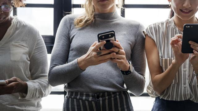 Ilustrasi orang bermuka dua