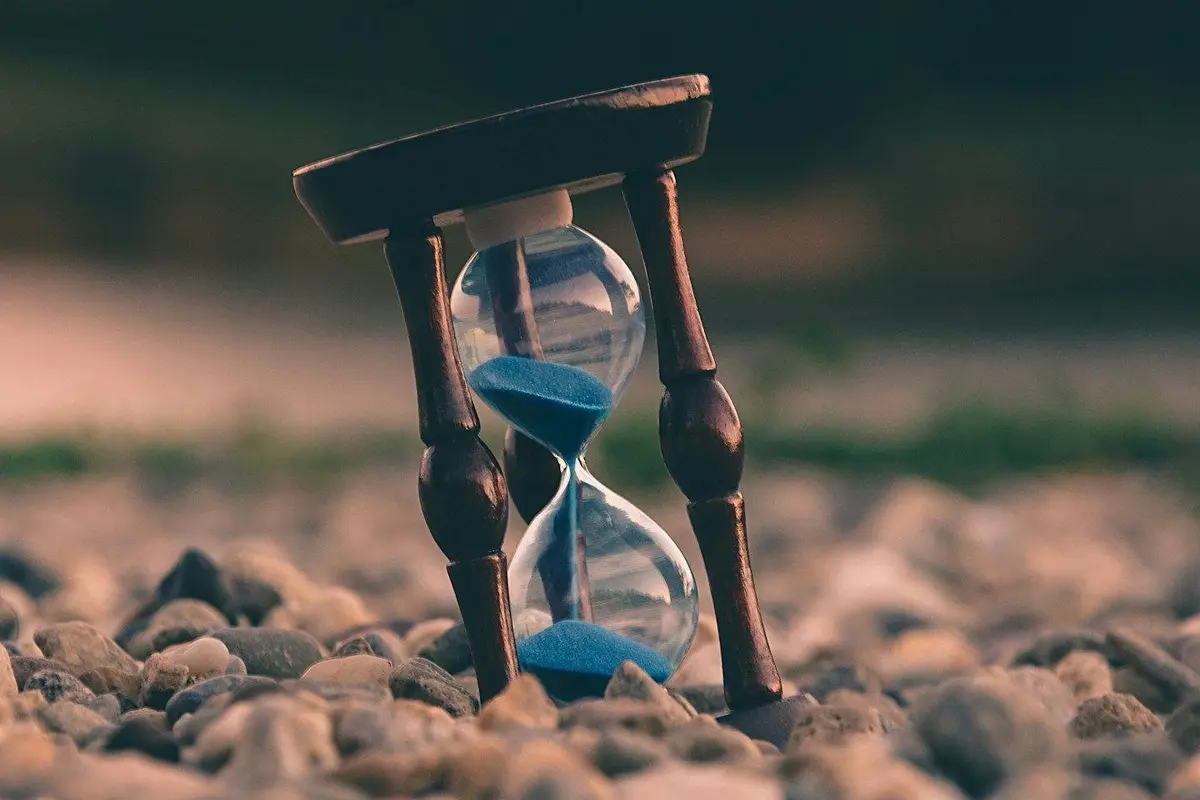 45 Time Flies Quotes to Help You Value Your Time More