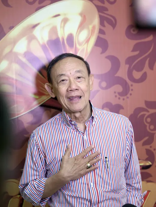 Pelantun lagu 'Beautiful Girl', Jose Mari Chan datang di Indonesia untuk memeriahkan acara Golden Memories Internasional Indosiar, Jumat (13/1). Sambutan masyarakat yang ramah membuat Jose begitu terkesan saat datang ke Indonesia.(Nurwahyunan/Bintang.com)