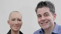 Robot Sophia layaknya manusia hidup dan bisa ngobrol dengan manusia. (AP/New York Post)