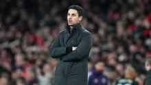 Manajer Arsenal, Mikel Arteta, berdiri di tepi lapangan saat pertandingan Liga Inggris melawan Manchester United di Emirates Stadium, Minggu (25/1/2026). (AP Photo/Kirsty Wigglesworth)