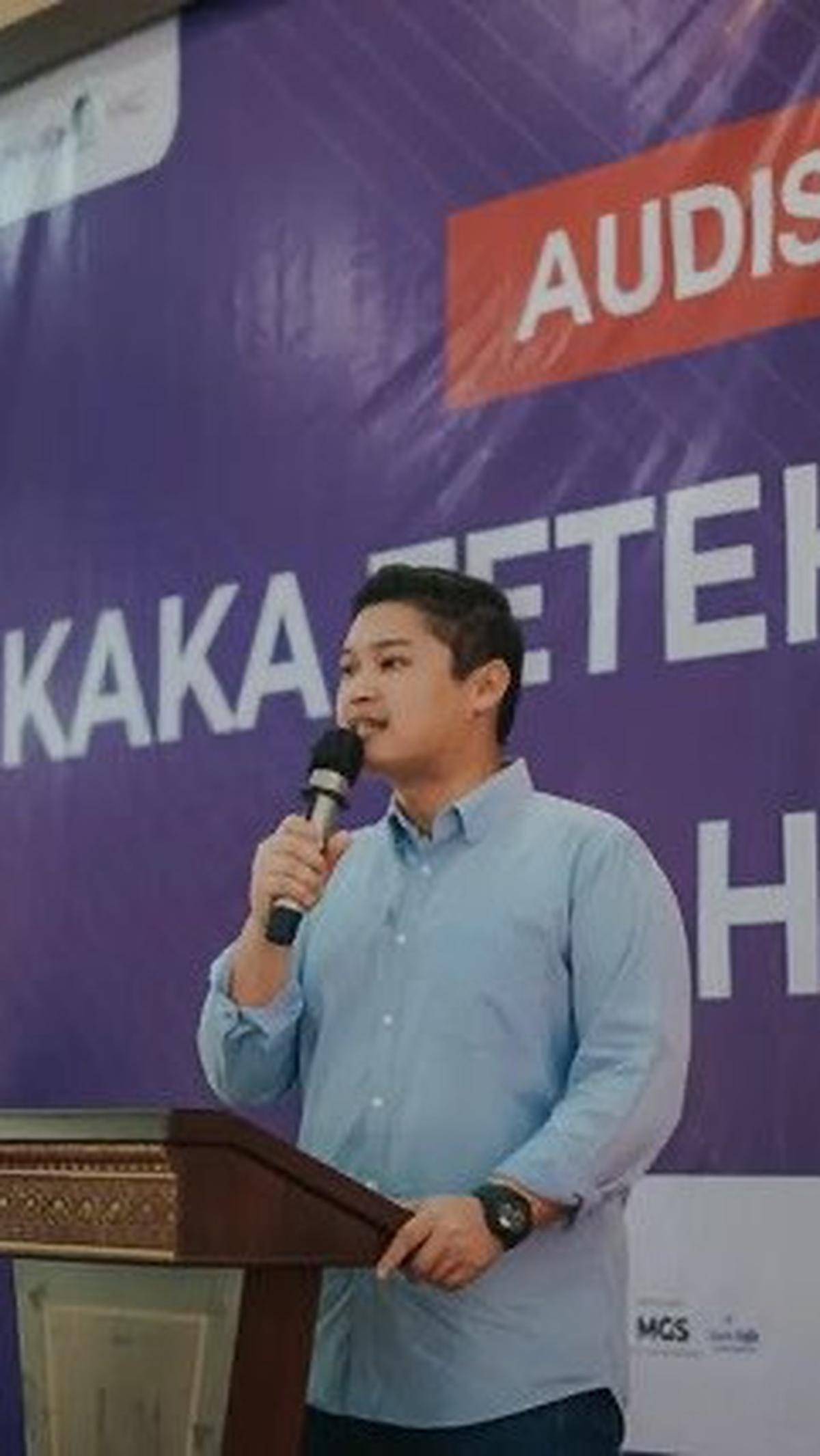Sejak tahun 2017-2018 Rizki sudah menduduki jabatan karier cukup mentereng. Sebelum jadi anggota DPR, Rizki memegang kursi komisaris PT BPR Amal Bhakti Sejahtera dan PT Rizki Cipta Beton.