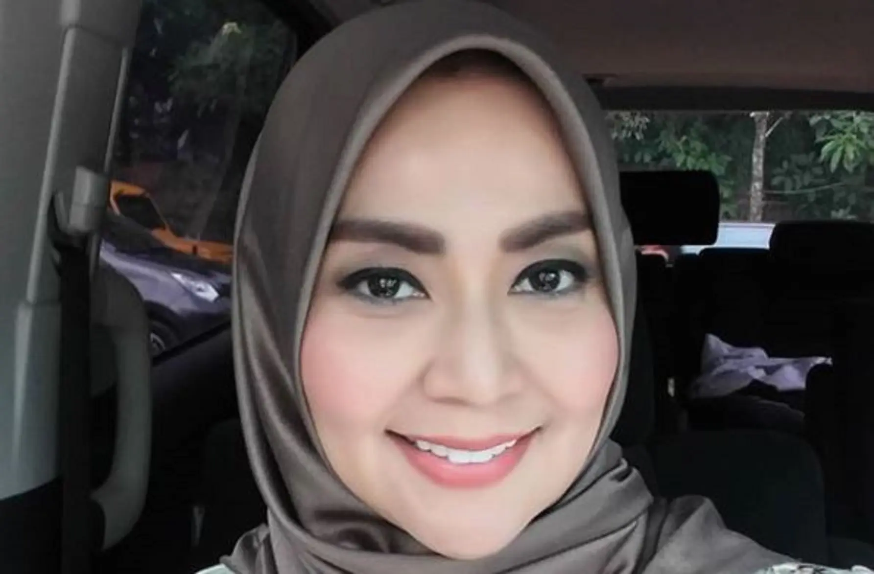 Tessa Kaunang mendapat banyak pujian saat mengenakan jilbab (Instagram/@ thessakaunangtuiit)