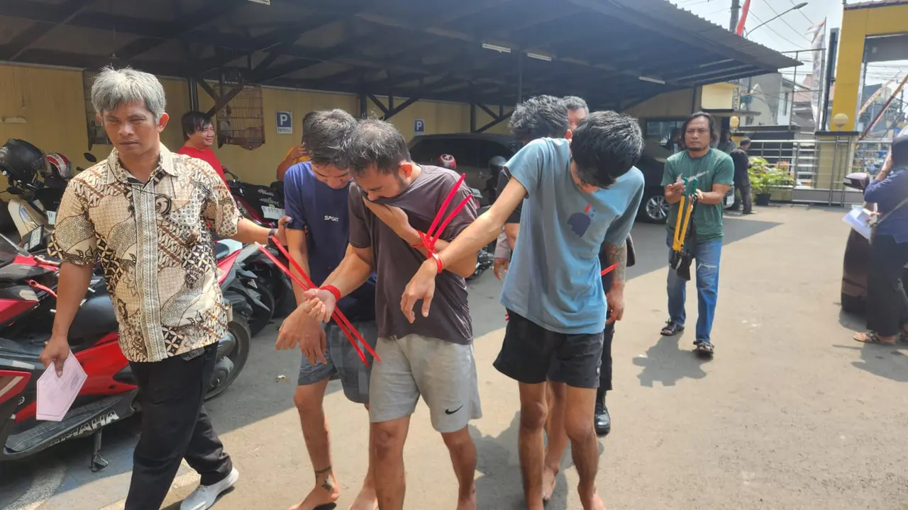 Polisi Tangkap Kawanan Pencurian Mobil Truk Sempat Hilangkan Sinyal GPS