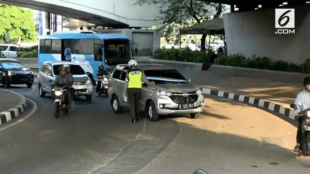 VIDEO: Hari Kedua Ganjil Genap, Pengendara Masih Kena Tilang