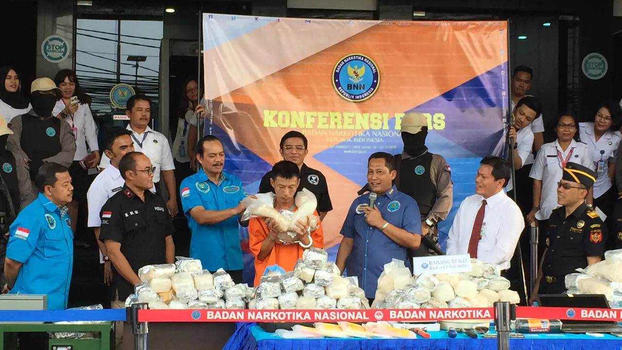 Salah satu tersangka penyelundup sabu di Pluit