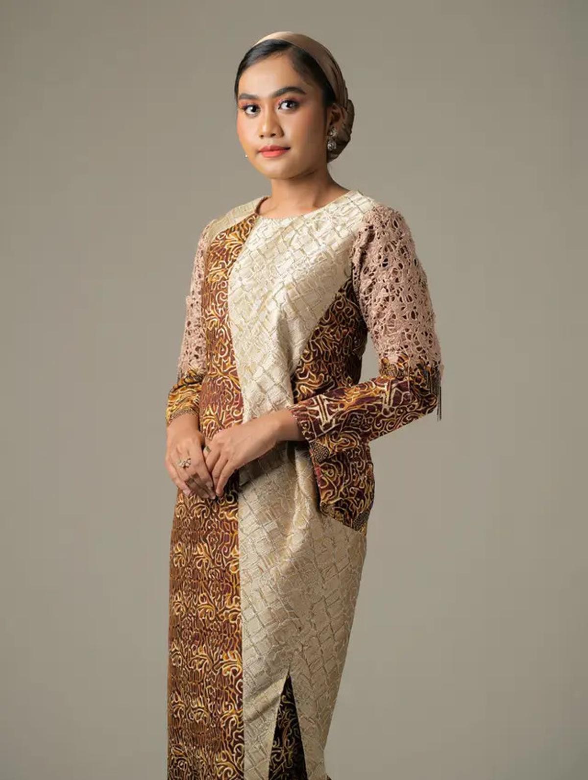 7 Dress Batik Kombinasi Brokat Belah Samping Terbaru 2025 dengan Sentuhan Modern Elegan