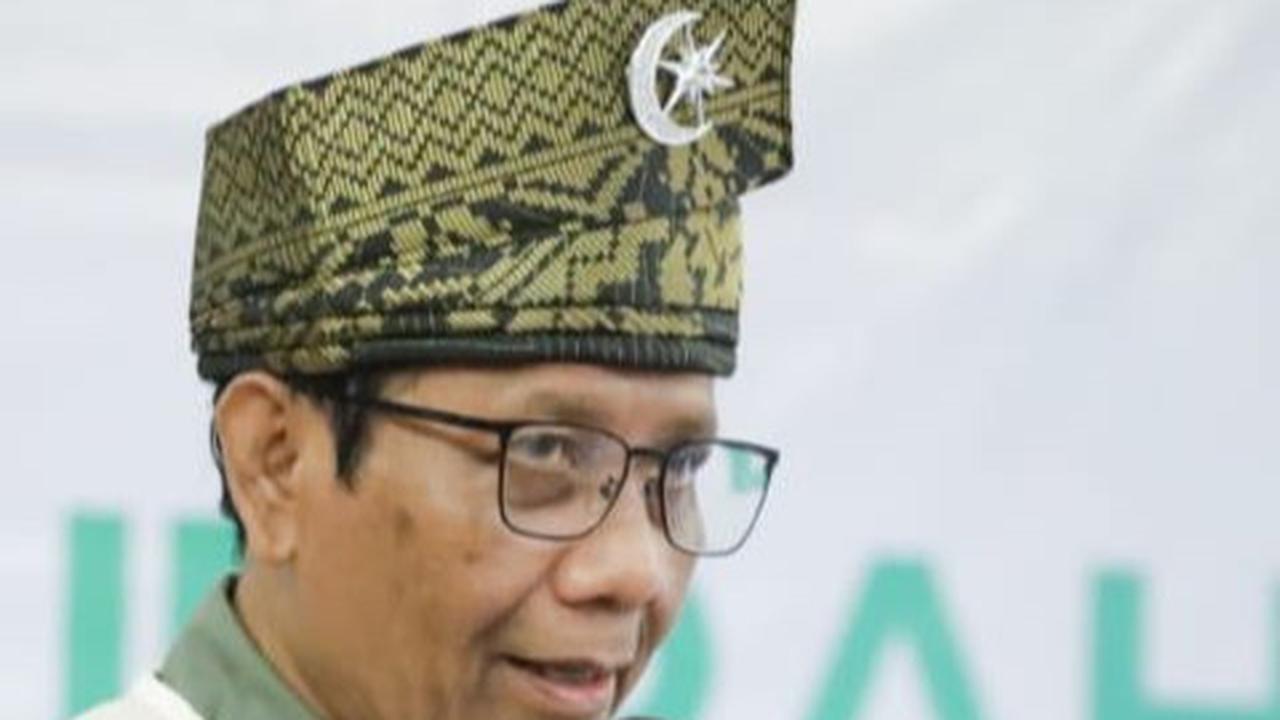Meskipun, Presiden Joko Widodo (Jokowi) mengatakan para menteri dan para wali kota yang sedang jadi capres atau cawapres tidak perlu cuti.&nbsp;<br>