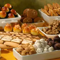 Beruntungnya kalau makanan-makanan Lebaran ini masih ada, enak banget! (Foto: refiza.com)