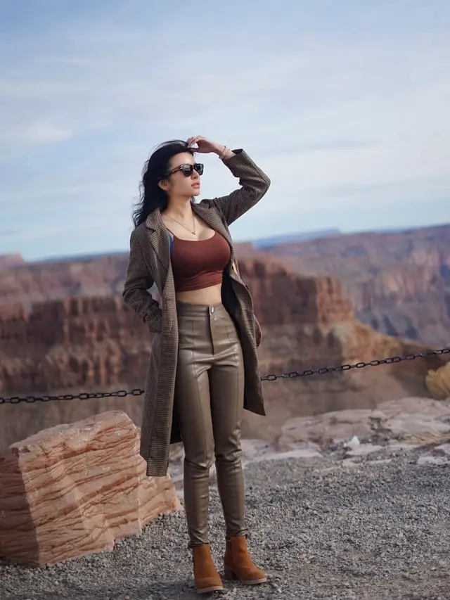 Outfit Liburan ala Maria Vania (Foto: Instagram @maria_vaniaa)