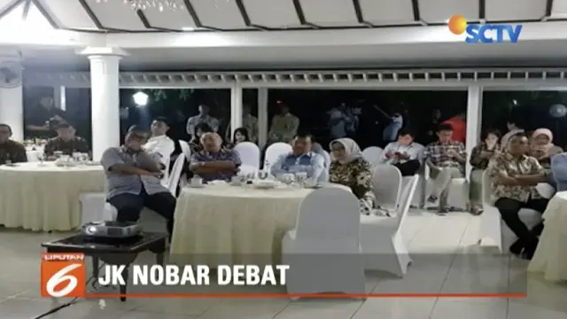 Meski diundang KPU hadiri debat perdana, Jusuf Kalla memilih tonton di rumah dinas.