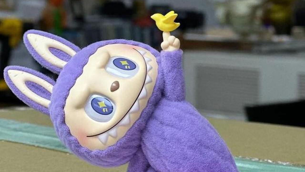 Kekayaan Pemilik Boneka Labubu Tergerus Rp 189,62 Triliun Imbas Saham Rontok