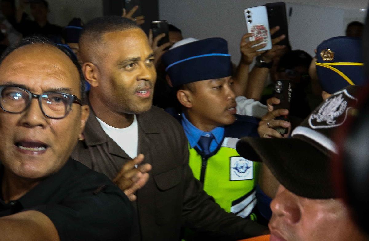 Foto: Momen Patrick Kluivert Tiba di Indonesia