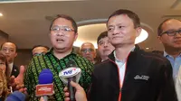 Ki-ka: Menkominfo Rudiantara dan pendiri Alibaba Jack Ma. Liputan6.com/Agustinus Mario Damar