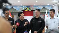 Menteri Pemuda dan Olahraga (Menpora) Erick Thohir bersama Ketua NOC Indonesia, Raja Sapta Oktohari, dan Wamenpora Taufik Hidayat. (Dok. Kemenpora)