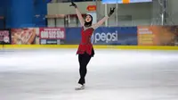 Zahra Lari menjadi sosok olahragawan wanita pertama yang akan berkompetisi di bidang olahraga skating pada Olimpiade Musim Dingin 2018.