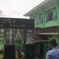 Pemerintah Kota Malang menggunakan gedung SKB Pandanwangi mulai Kamis, 17 Februari 2022 untuk tempat isoter pasien. Hal itu seiring peningkatan signifikan kasus Covid-19 di Kota Malang sejak awal Februari ini (Liputan6.com/Zainul Arifin)