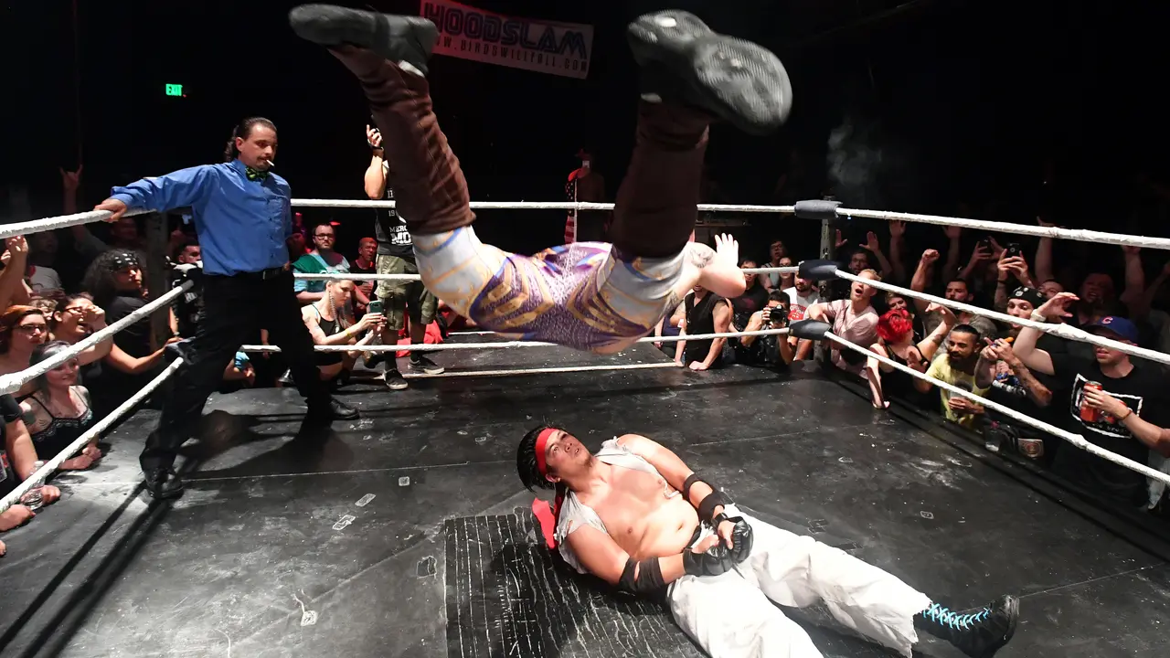 Hoodslam, Pertandingan Gulat Bawah Tanah dengan Karakter Aneh