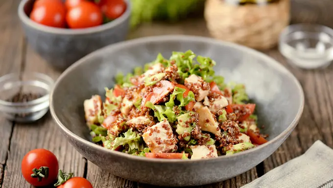 Resep Salad Quinoa Protein Tinggi yang Cocok untuk Gaya Hidup Sehat