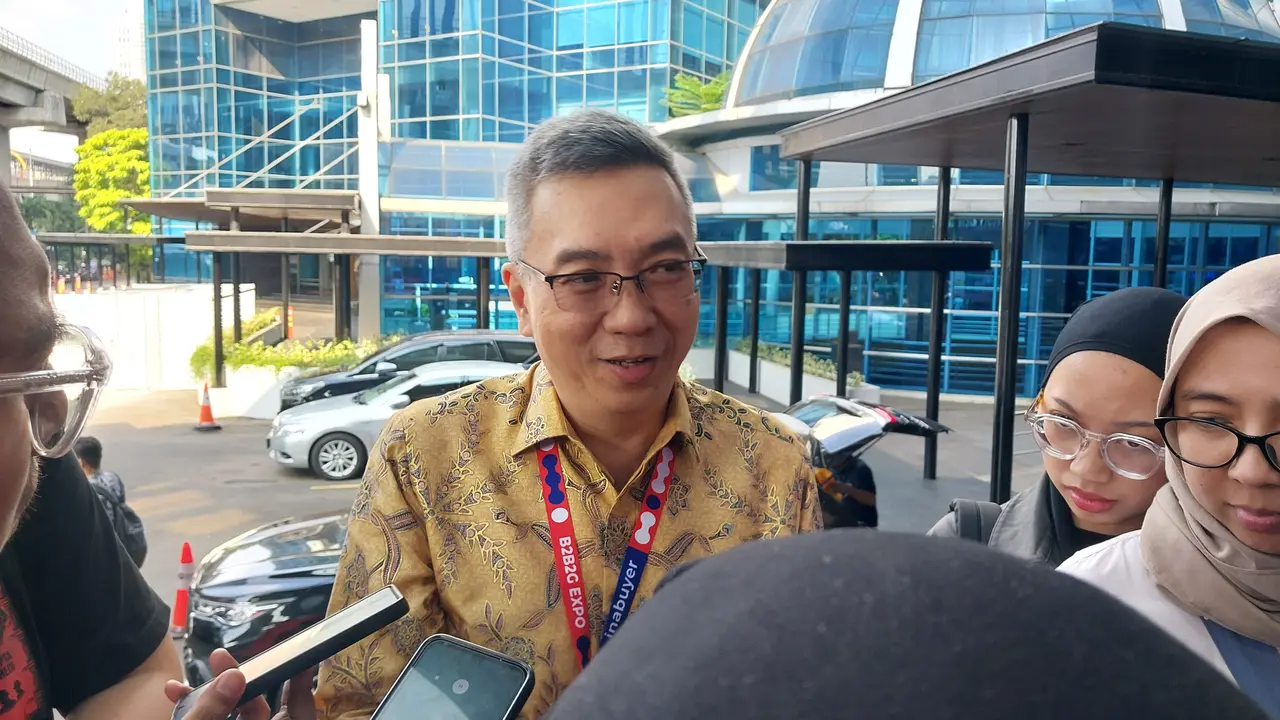 Rupiah Melemah, Harga Baju hingga Sepatu Siap-Siap Naik Bulan Depan