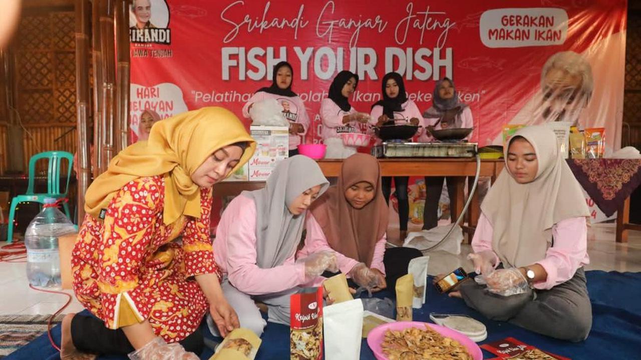 Sukarelawan Ganjar Pranowo yang tergabung dalam Srikandi Ganjar Jawa Tengah memperingati Hari Nelayan Nasional yang jatuh pada 6 April 2023 (Istimewa)