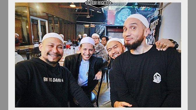 Gary Iskak berbusana muslim (Sumber: Instagram/iskak_gary)