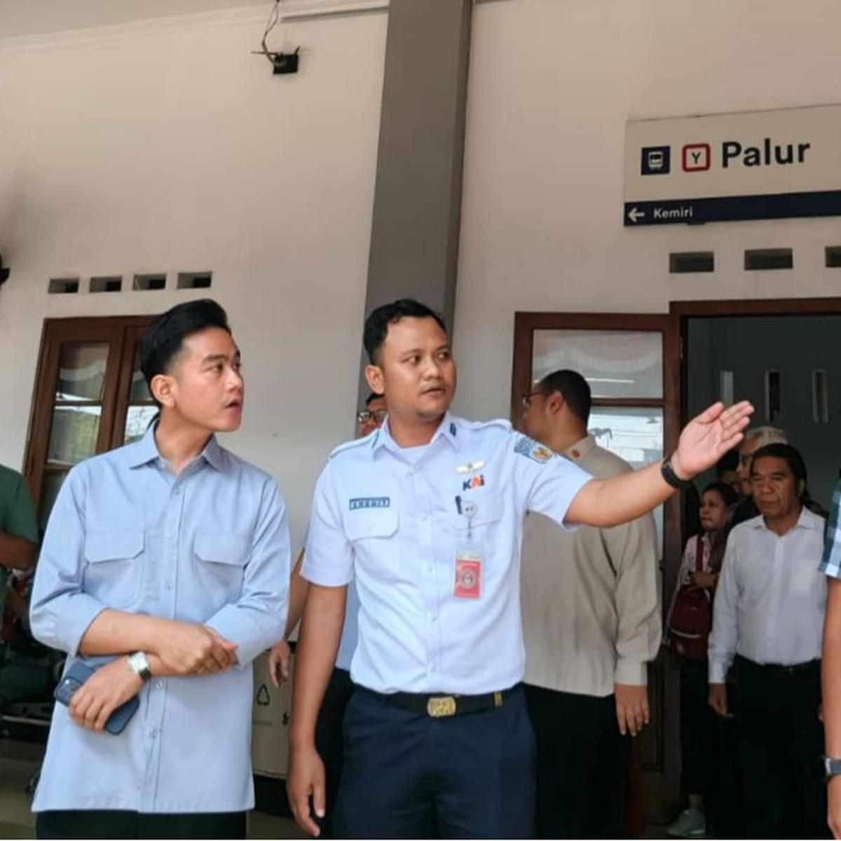 gibran di stasiun palur