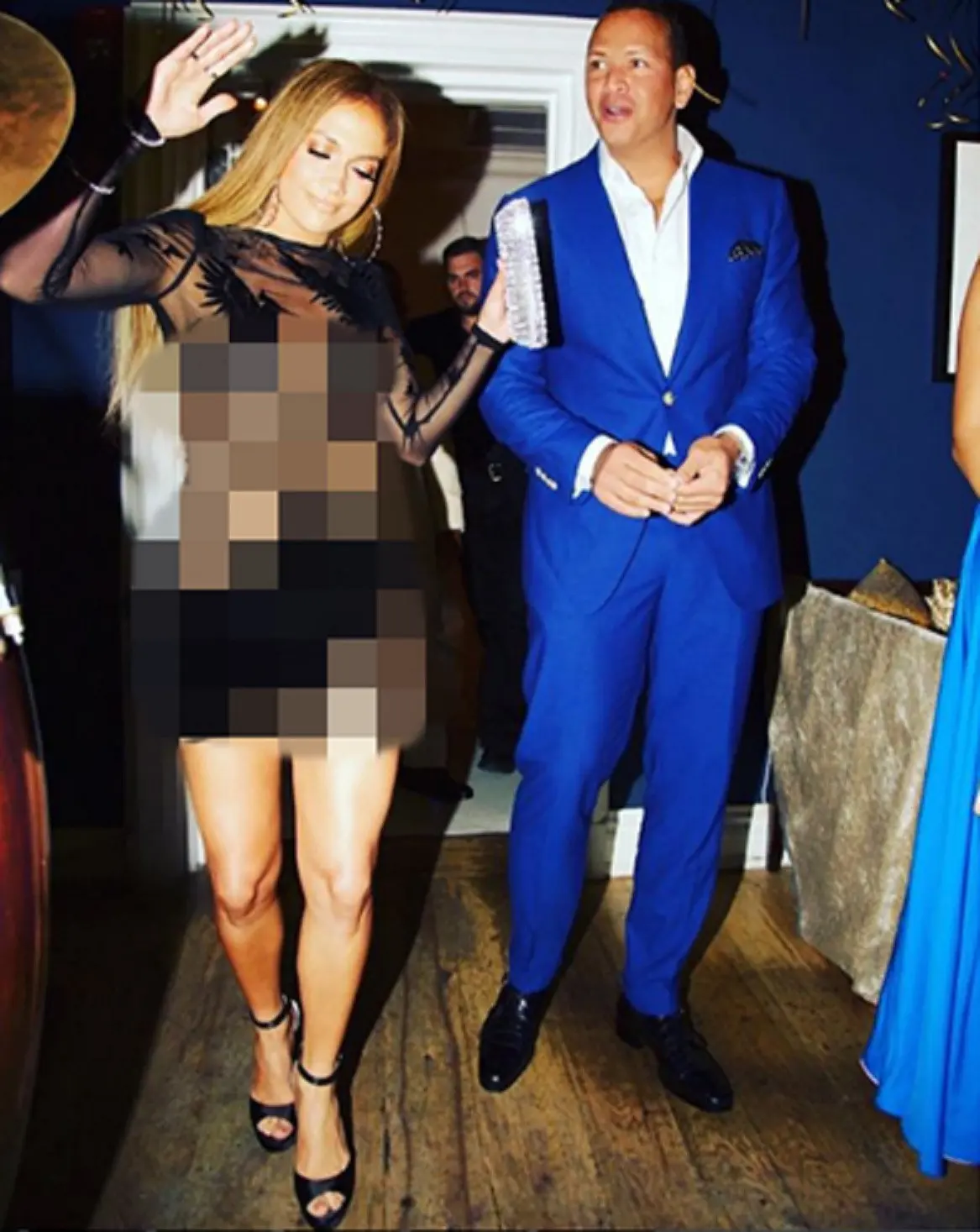 	Jennifer Lopez terlihat seksi dalam balutan busana menerawang di hari ulang tahunnya (Instagram)