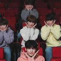 Lengkapi ritual karaoke lagu TXT dengan lirik lagu Crown.