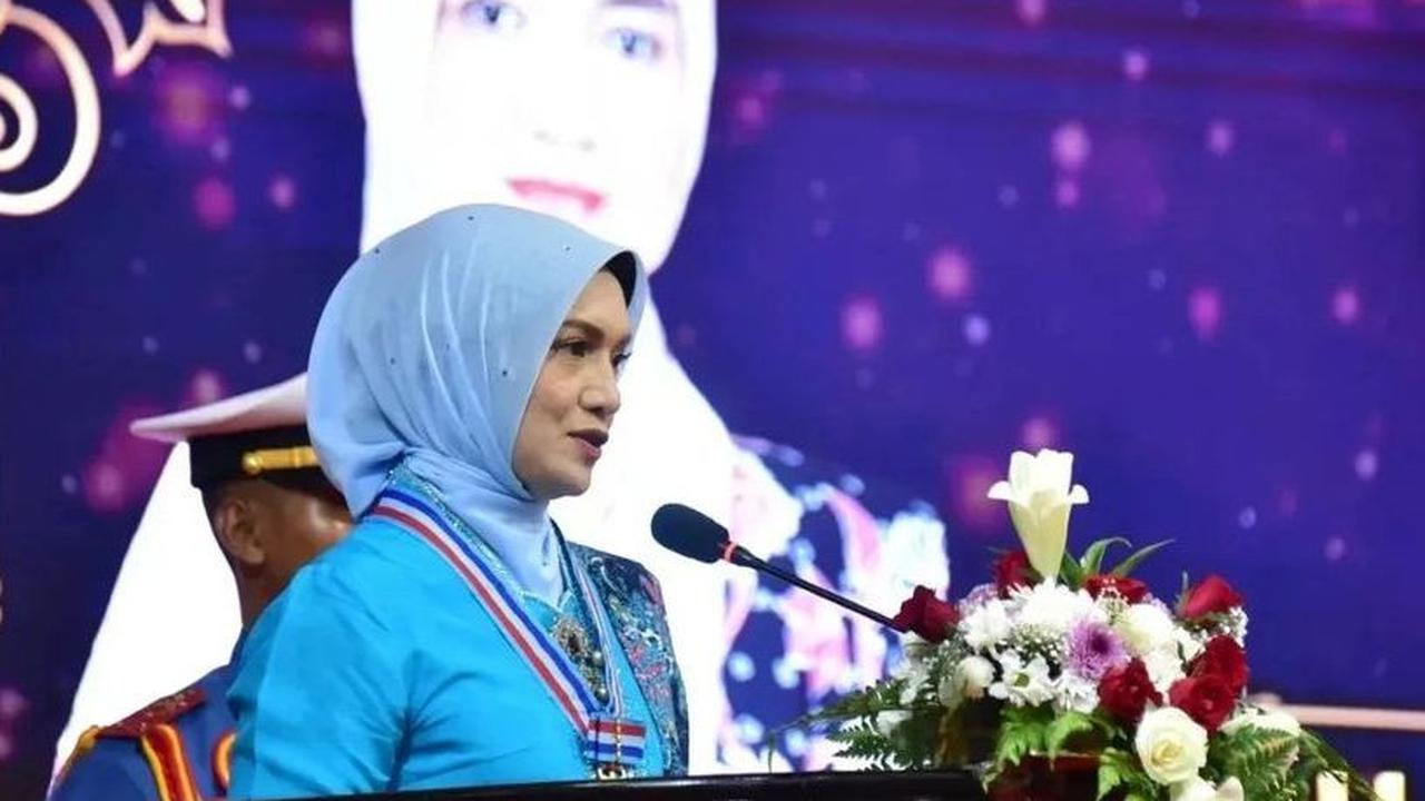 "Gunakan waktumu selama mengikuti pendidikan untuk tetap fokus belajar dan berlatih, serta mengembangkan sikap moral sebagai prajurit Sapta Marga dengan sebaik-baiknya," pesan Ibu Bertiana kepada Taruna-Taruni. <br>