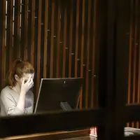 Ilustrasi stres, depresi, anxiety, lelah bekerja. (Photo By Unsplash)