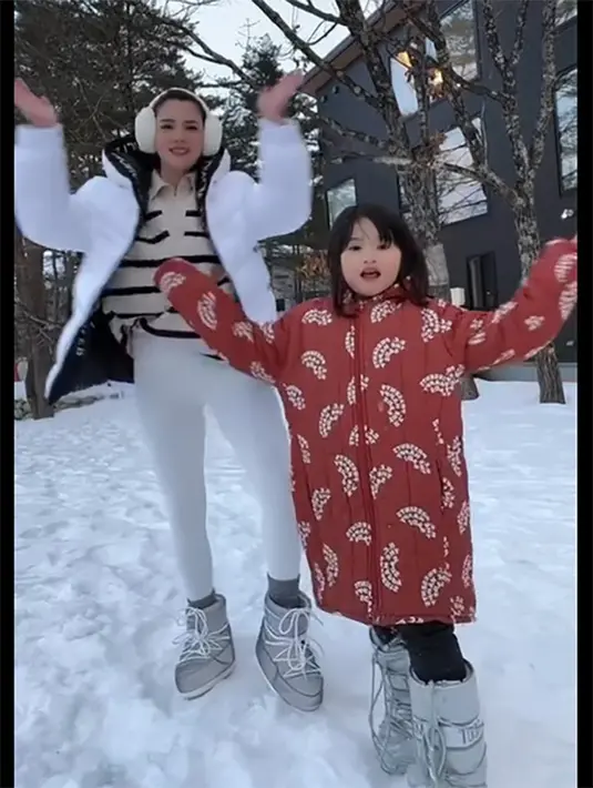 [Instagram/alicenorin]