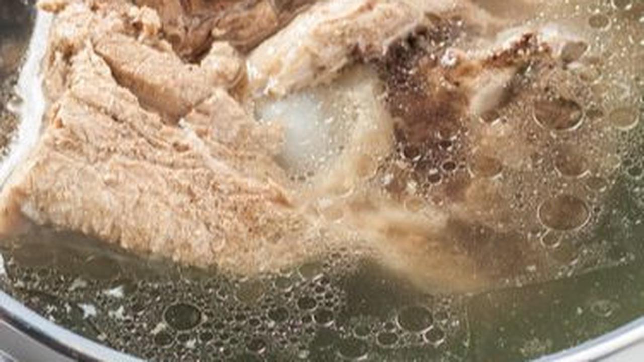 Rebus Daging Sapi Sampai Matang dan Empuk<br>