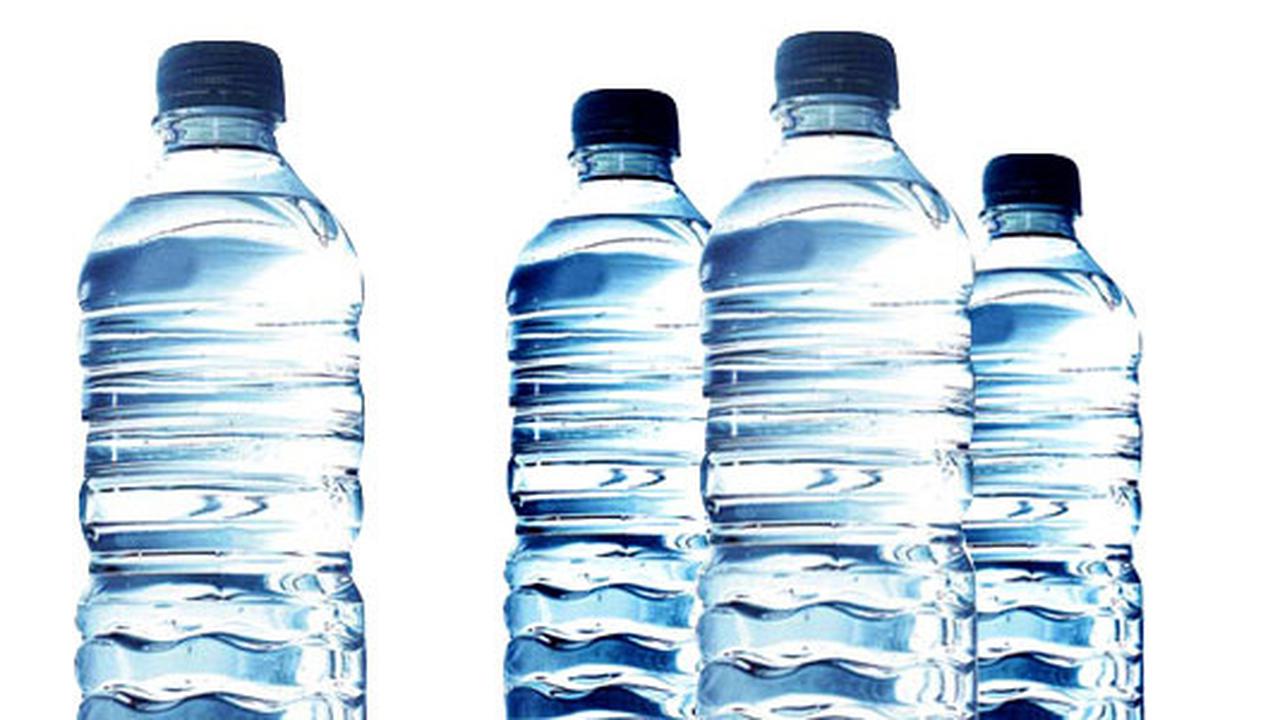 Apakah Aman Tiap Hari Minum Air Minum Dalam Kemasan? Ini Penjelasannya