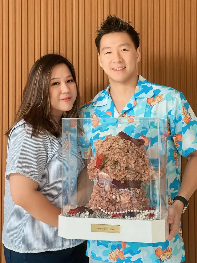 Pensiun dari Badminton, Ini 7 Kebersamaan Marcus Gideon dengan Istri dan Anak