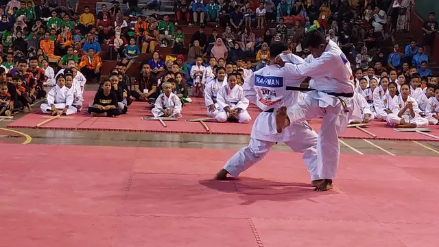 Peraih Medali SEA Games 2021 Ikut Meriahkan Kejuaraan Karate di Nganjuk