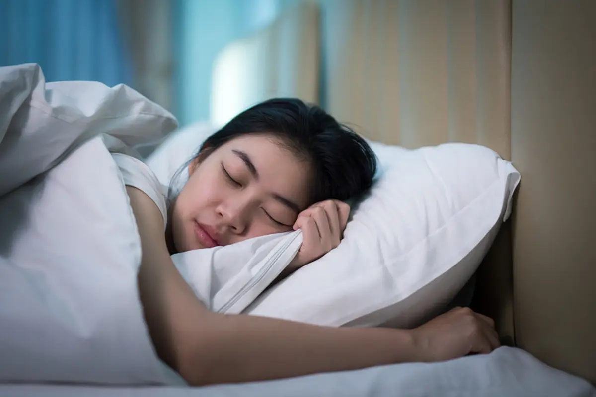 perempuan tidur
