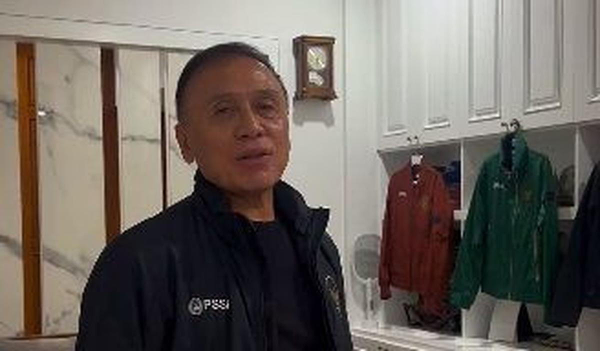 Pria yang akrab disapa Iwan Bule itu lulus dari Akademi Kepolisian (Akpol) tahun 1984.