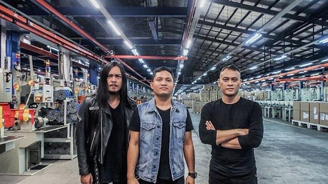 Andra And The Backbone Ajak Anak Muda Siap Hadapi Era Digital Showbiz Liputan6 Com However, blocking some types of cookies may impact your experience of the site and the services we are able to offer. andra and the backbone ajak anak muda