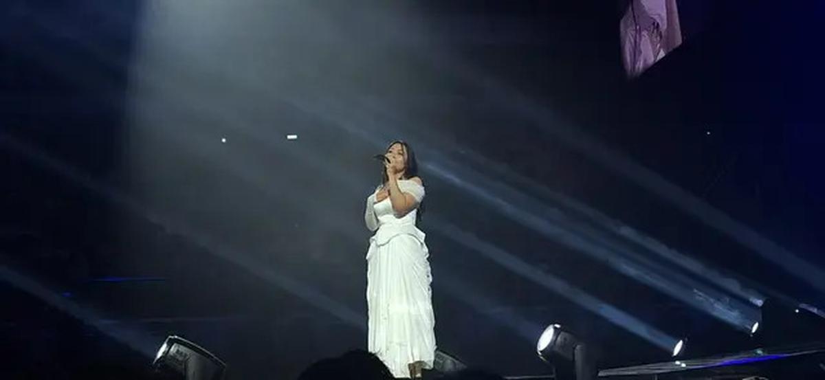 Rossa Duet dengan Bernadya di Konser Here I Am: Dua Penyanyi Galau Bersatu