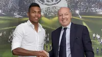 Alex Sandro Resmi Gabung Juventus (juventus.com)