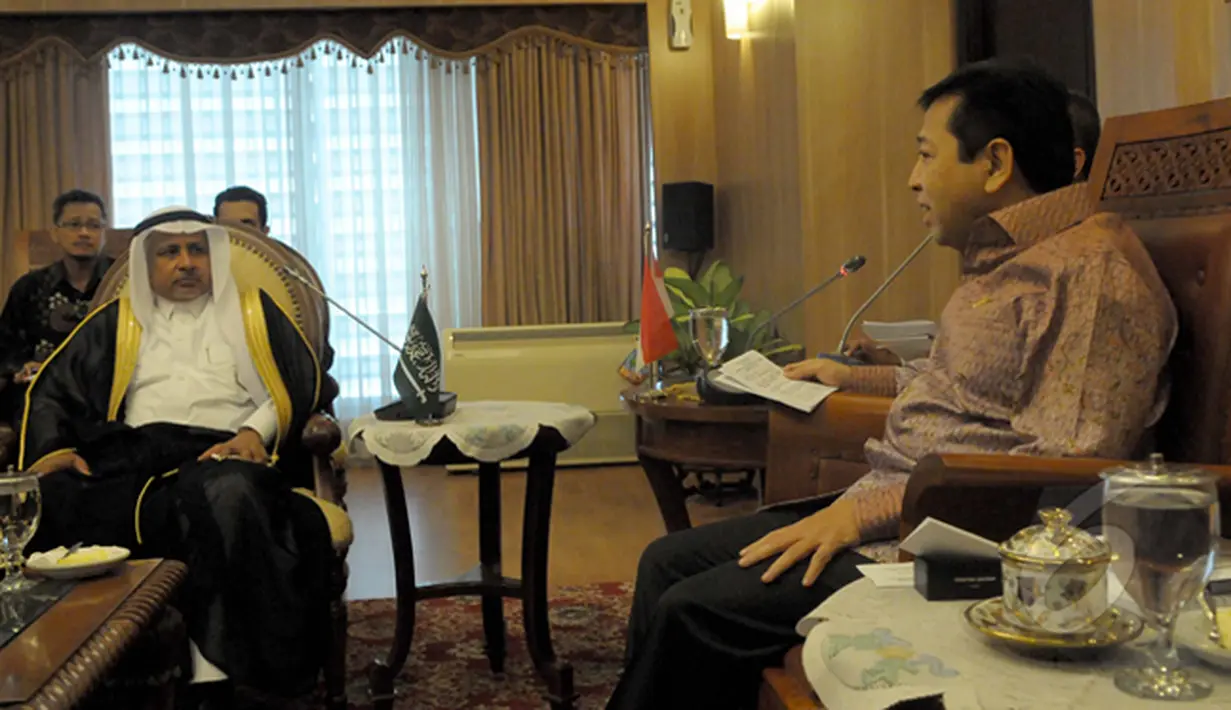 Ketua DPR RI Setya Novanto (kanan) dalam kesempatannya mengucapkan belasungkawa atas wafatnya Raja Arab Saudi Abdullah bin Abdulaziz 23 Januari 2015 kemarinm, Jakarta, (2/2/2015). (Liputan6.com/Andrian M Tunay)