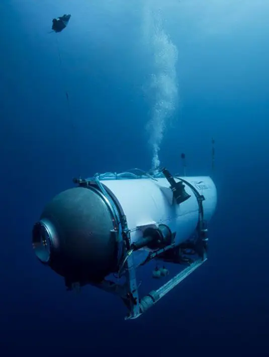<p>Kapal selam wisata Titanic yang menghilang di perairan Newfoundland pada Minggu pagi itu hanya memiliki sisa waktu bantuan hidup (life support) berupa dukungan oksigen selama 96 jam, menurut Pihak Penjaga Pantai AS ketika pencarian berlanjut setelah hari pertama. (OceanGate Expeditions via AP, File)</p>