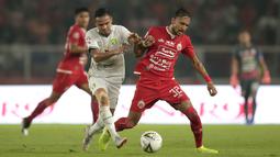 Pada Liga 1 2019, pemain berusia 28 tahun ini tampil sebanyak 31 kali dengan sumbangan dua gol plus satu assist. (Bola.com/Yoppy Renato)