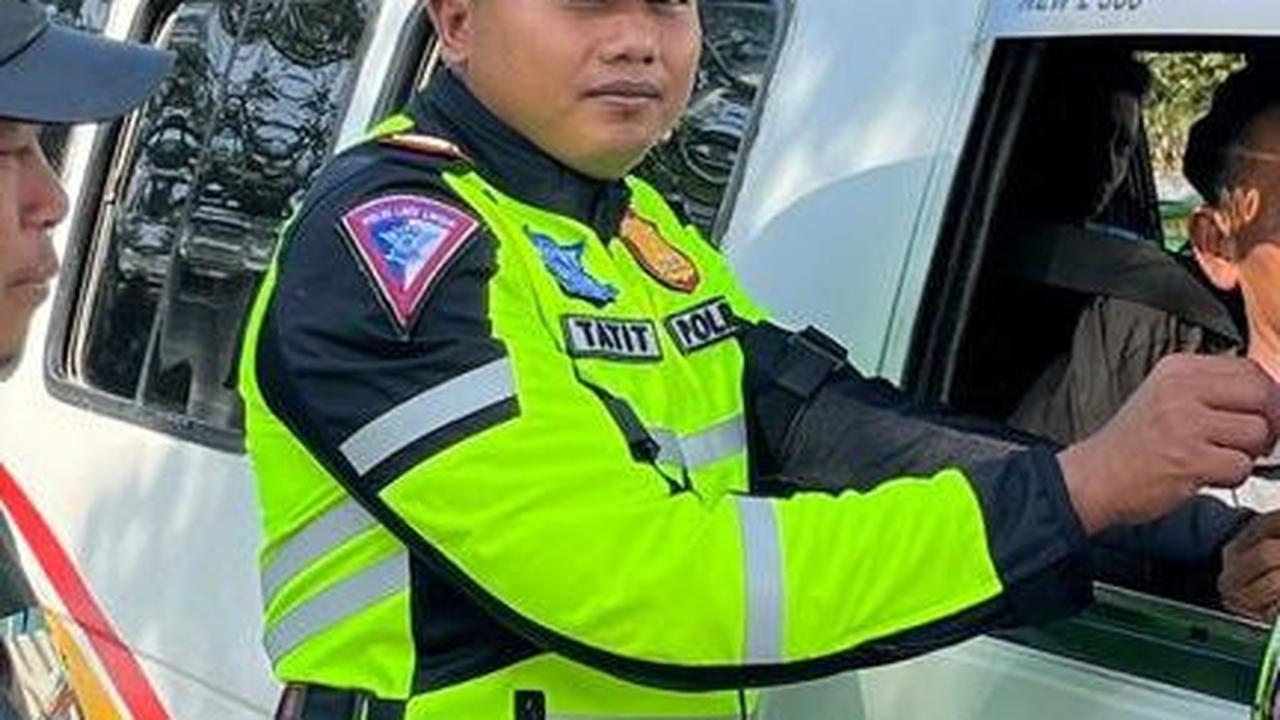 Gandeng Komunitas Motor Tua, Kasatlantas Polres Rokan Hulu Sampaikan Pesan Damai Pemilu 2024