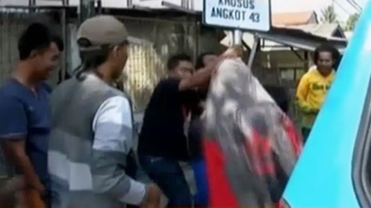 Protes Trayek Baru Sopir Angkutan Purwakarta