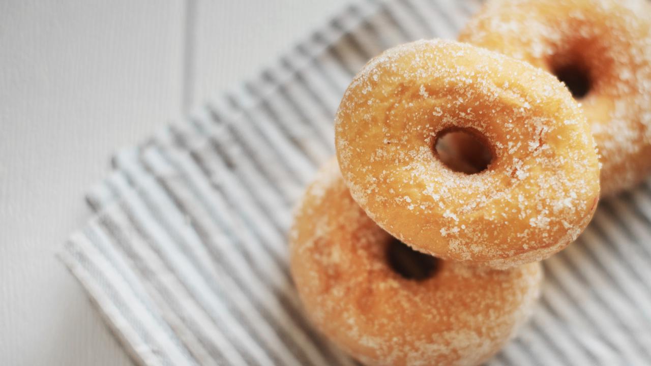 Bongkar Resep Donat Ala Bakery, Rahasia Donat Tetap Empuk Meski Sudah Dingin