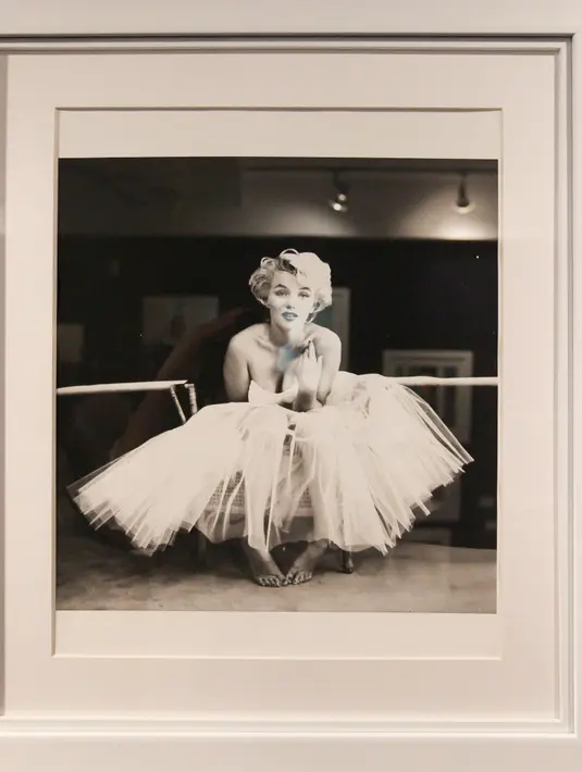 Sejumlah film box office pun dibintangi Monroe, seperti Gentlemen Prefer Blondes (1953), How to Marry a Millionaire (1953), dan There’s No Business Like Show Business (1954), The Seven-Year Itch (1955). (Bintan/EPA)